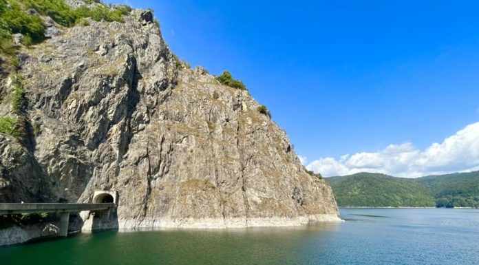 Hidroelectrica reia deversările controlate necesare golirii Lacului Vidraru