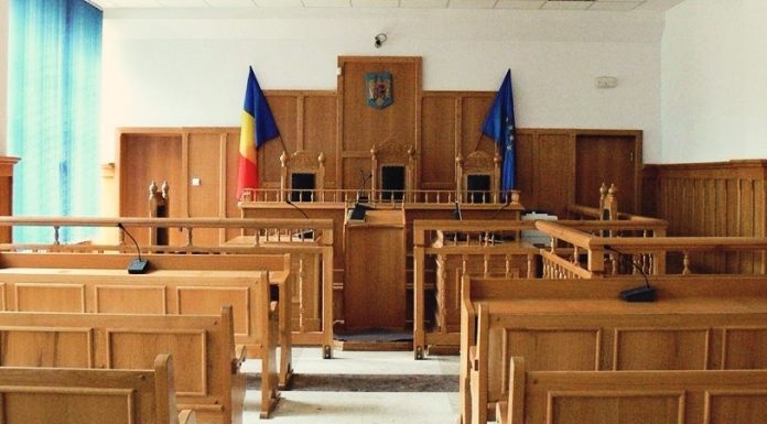 Ionuţ Dumitru: Situaţia pensiilor speciale a ajuns revoltătoare pentru orice cetăţean al ţării. Oameni simpli, care au muncit o viaţă întreagă, când aud de pensii de 5.000 de euro la 48 de ani, nici nu pot concepe. În mintea lor nu încape această cifră