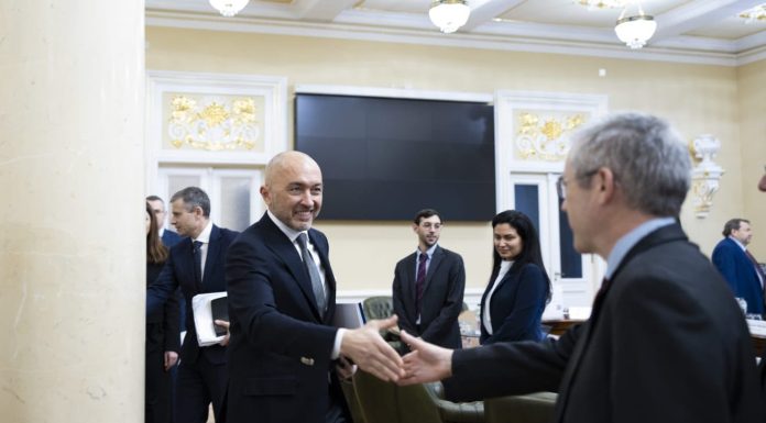 Ucraina şi FMI încep negocierile privind un nou program de finanţare