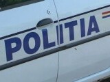 Un șofer a fost urmărit cu focuri de armă, după ce nu a oprit la semnalele poliţiştilor din Suceava. Ce ascundea în maşină