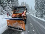 Drumarii intervin în zonele montane pentru curăţarea carosabilului. Avertismentul autorităților | VIDEO