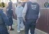 Tineri din Buzău, ridicați pentru trafic de droguri. Primeau comenzi, lăsau pachete și erau plătiți în crypto