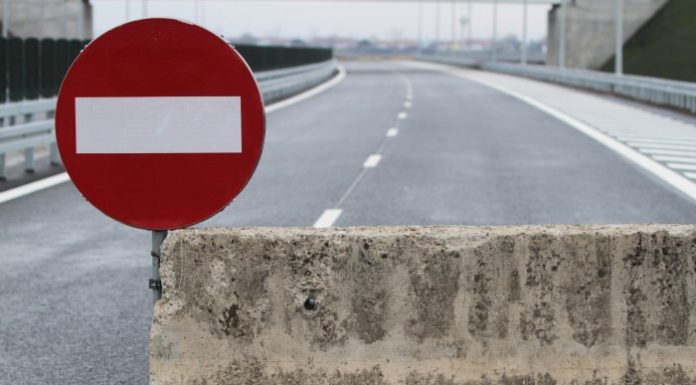 Drum peste magistrala de gaze, închis în Sectorul 3. Prefectul Capitalei: E pericol foarte mare. Pe acolo trec autobuze pline cu oameni