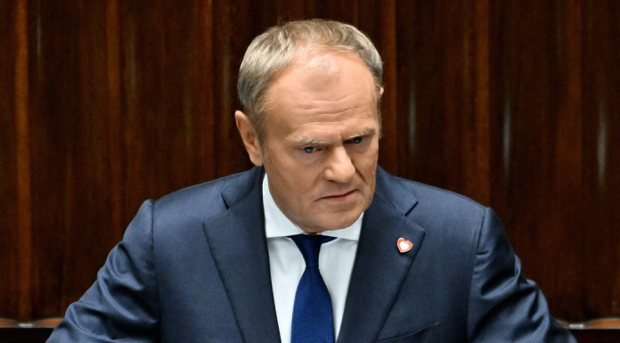 Doi ucraineni aflați în serviciul FSB ar fi în spatele sabotării căii ferate pe care este livrat armament în Ucraina, anunță Tusk