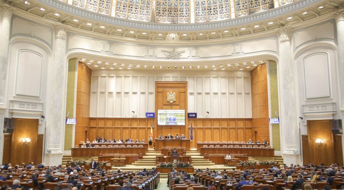 Parlamentul votează consiliile de administrație ale TVR și Radio România și noul președinte al Autorităţii Electorale Permanente