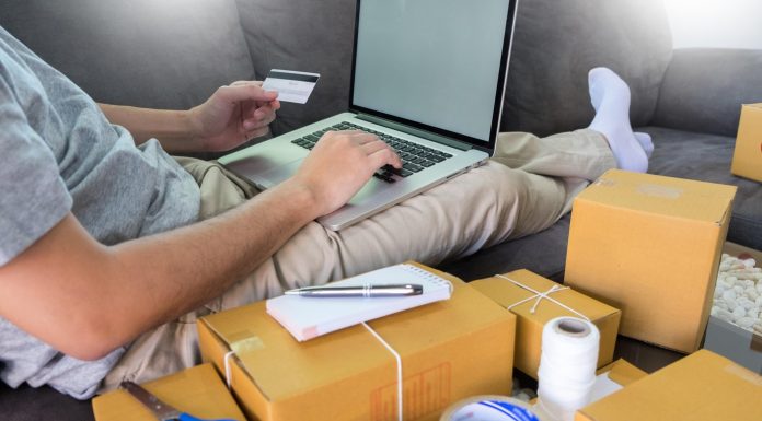 Taxă de 25 de lei pentru coletele din afara UE, aprobată în Parlament. Ce trebuie să știe românii înainte ca măsura să intre în vigoare