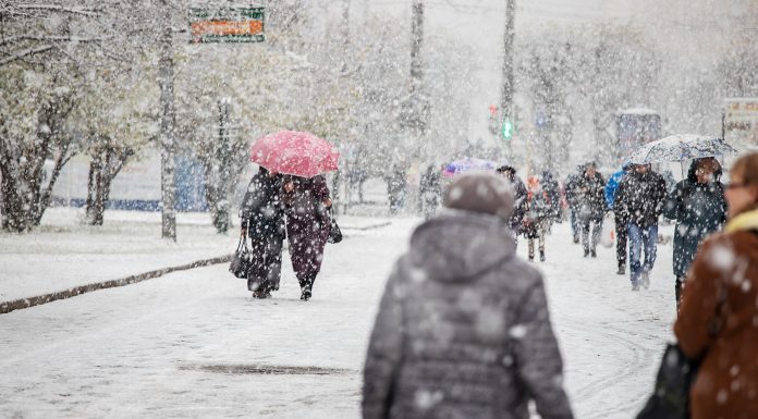 Zăpadă și vânt puternic la munte. Cât va dura valul de frig și ninsori. Anunțul ANM: vremea se schimbă radical