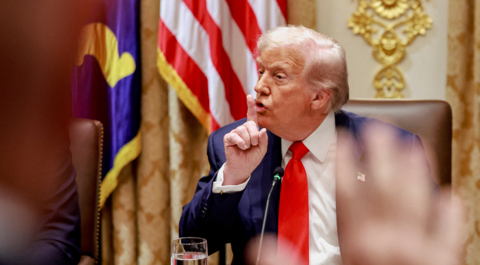 „Liniște, purcelușo”. Derapaj marca Donald Trump la adresa unei jurnaliste care l-a înfuriat cu întrebări despre Epstein