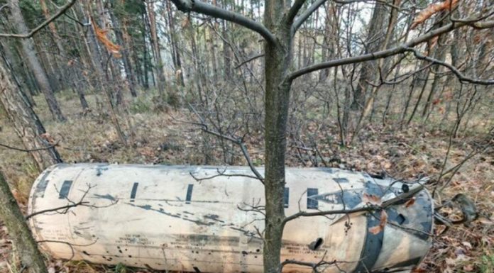 Ucraina atacă Rusia cu rachete de tip ATACMS pentru prima oară de la venirea lui Trump la putere. Moscova anunţă că a doborât toate cele patru rachete care ţinteau oraşul Voronej. Fragmente au avariat o clinică şi un orfelinat, fără victime. 64 de drone d