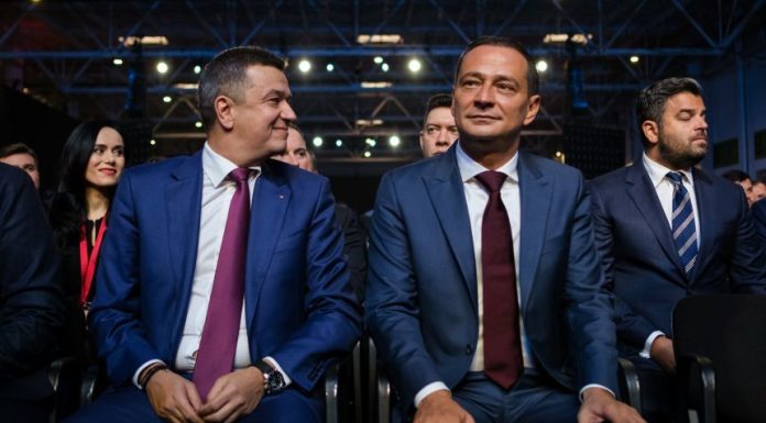 Grindeanu: Vedem de la contracandidaţii de dreapta, în fiecare zi, cum se îmbie unul pe altul să se retragă. Azi zice Ciucu despre Drulă, mâine spune Drulă despre Ciucu. N-am văzut proiecte, lucruri despre Bucureşti, n-am văzut decât politică