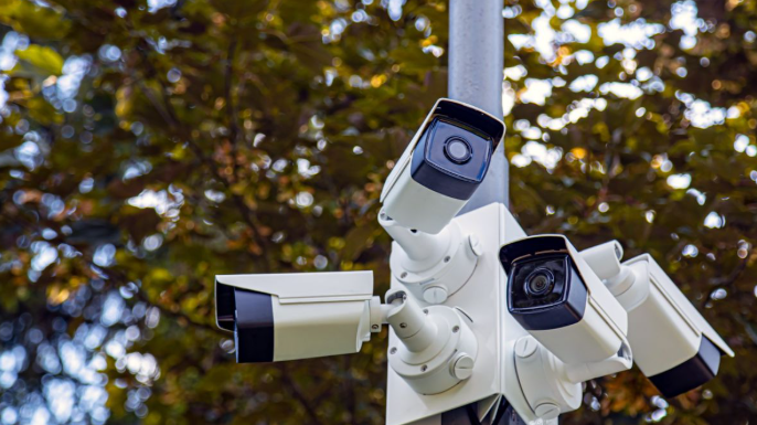 Predoiu anunţă că sistemul de monitorizare rutieră va fi extins – Se vor colecta imagini de la toate camerele montate de autorităţile locale, dar şi trimise de şoferi din trafic / Un procent din amenzile achitate va fi direcţionat către educaţia rutieră