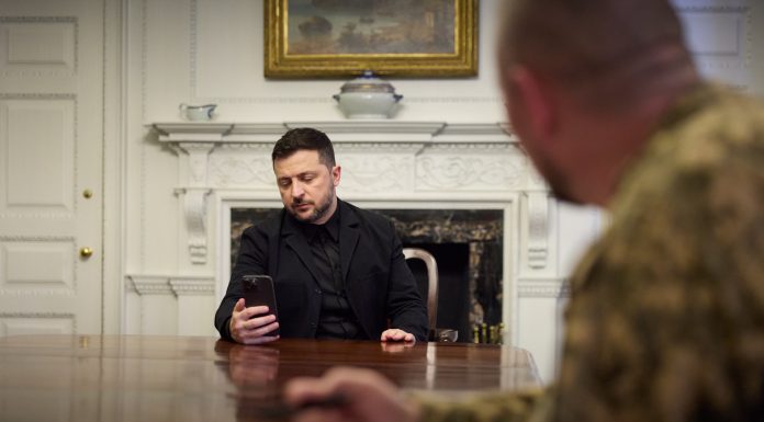VIDEO Cel mai mare scandal de corupție din mandatul Zelenski: Doi miniștri demiși. Toaletă aurită, sacoșe pline de bani și înregistrări audio cu oficiali discutând scheme de spălare de bani