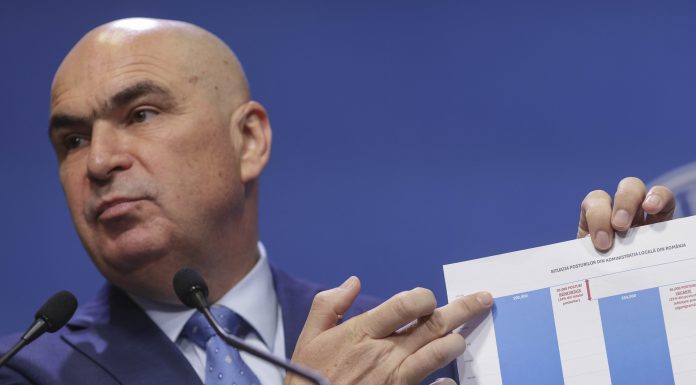 FOTO Bolojan, despre prețurile mari la energie: Fără soluții de stocare, ajungem să avem surplus la prânz și importuri scumpe seara