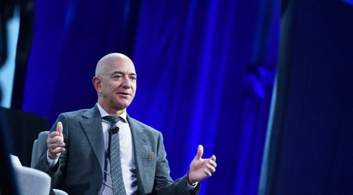 Jeff Bezos va conduce un startup de inteligență artificială
