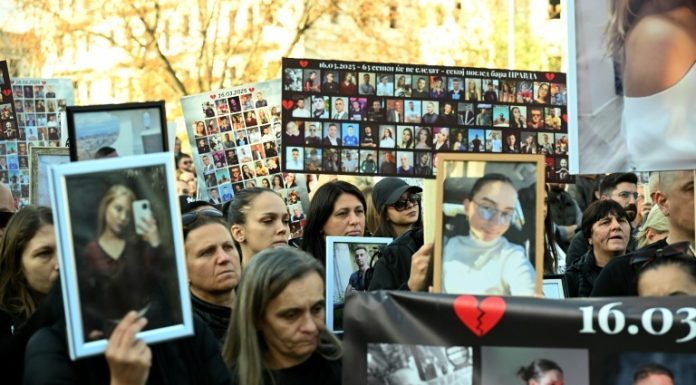 Macedonia de Nord are propriul „Colectiv”. A început procesul în cazul incendiului dintr-o discotecă soldat cu 63 de morţi. Sunt puse sub acuzare 35 de persoane