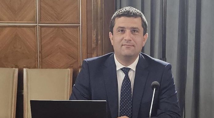 Ministrul Economiei: Domnul premier şi ministrul de Finanţe şi toţi membrii Guvernului, sper eu, sunt conştienţi că nu poţi să trăieşti doar din a tăia/ Analizăm foarte fin lucrurile astea