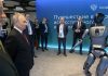 Putin anunţă construirea a 38 de noi reactoare nucleare la Conferinţa AI Journey, la Moscova, la care a fost primit de către un robot dansator. Centralele urmează să fie construite în Ural, Sinberia şi Extremul Orient rus şi să dubleze capacitatea central