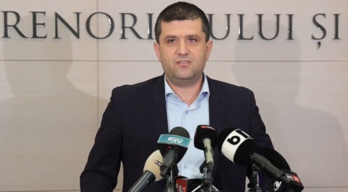 Ministrul Economiei: Lukoil are o datorie. Noi am mai văzut când unii au făcut datorie în ţara asta, au plecat şi noi am luat praful de pe tobă/ Nu trebuie să pierzi instalaţia care produce ceva strategic într-o ţară în care ai produsul respectiv