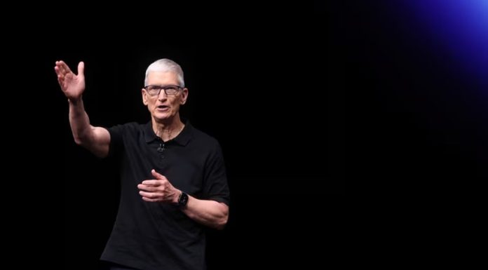 Apple îşi accelerează pregătirile succesiunii lui Tim Cook, care se pregăteşte să plece anul viitor