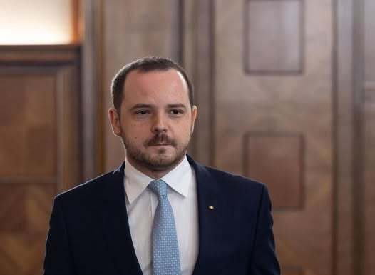 Rogobete, întrebat dacă vor fi daţi oameni afară: Din sistemul de sănătate, ar fi culmea. Este subdimensionat / Măsurile din sănătate au adus economii de 3,3 miliarde de lei, anul trecut, estimarea pentru anul acesta este undeva la 5 miliarde