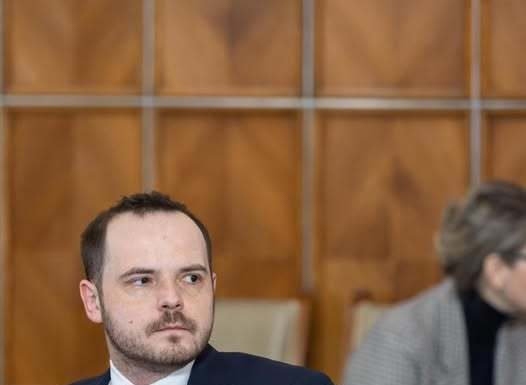 Rogobete, după şedinţa conducerii PSD: Discuţia s-a axat mai degrabă pe responsabilitate / 3 miliarde şi jumătate de lei, pentru 5 milioane de beneficiari nu este o sumă de negăsit în fiscalitatea din România