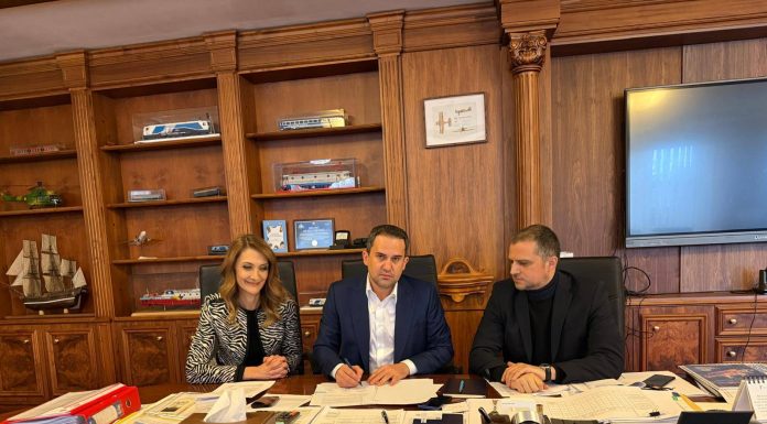 Primăria Sibiu a preluat oficial în proprietate Spitalul Căi Ferate, care va deveni Spitalul Municipal / Unitatea cu 67 de paturi îşi va păstra personalitatea juridică şi angajaţii / Serviciile medicale vor continua pe durata modificărilor juridice