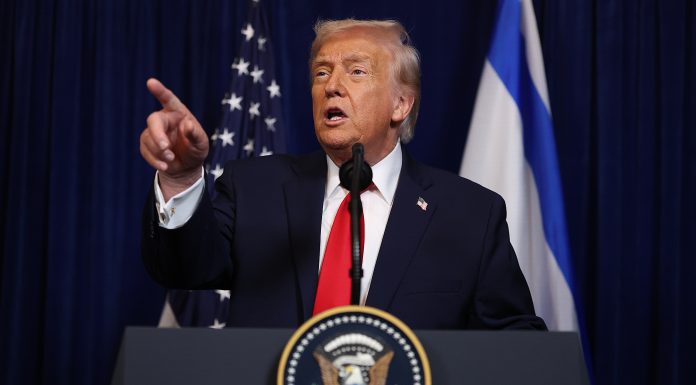 Donald Trump solicită despăgubiri de 1 miliard de dolari de la Universitatea Harvard