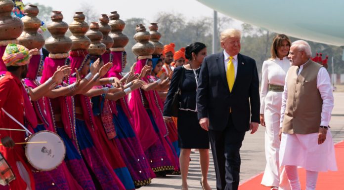 Înțelegerea ce ar putea să arunce economia Rusiei în aer. Trump și Modi au bătut palma