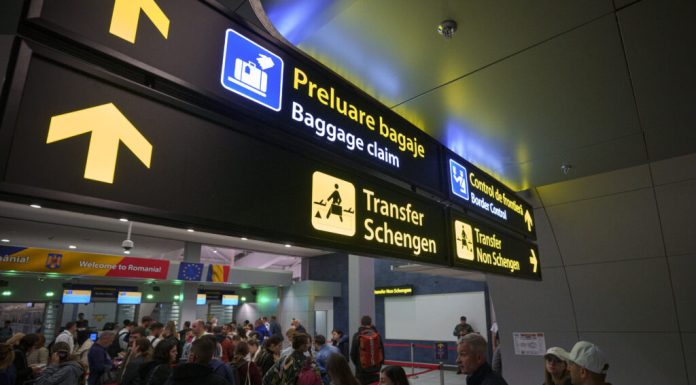 Traficul aerian la București: Zborurile pe Otopeni și Băneasa se desfășoară în condiții de iarnă