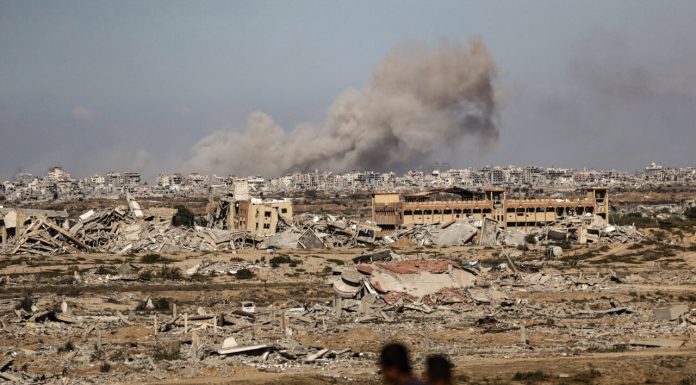 Punctul de graniță Rafah din Gaza a fost redeschis pentru trafic limitat. Israelul permite circulaţia persoanelor între Fâşia Gaza şi Egipt