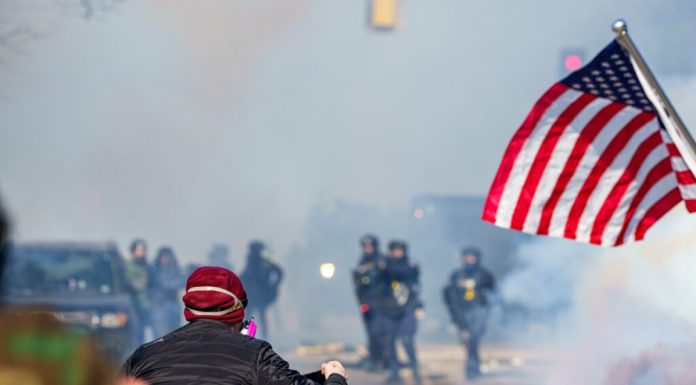 Miliardarul Elon Musk crede un nou „război civil” a început în SUA