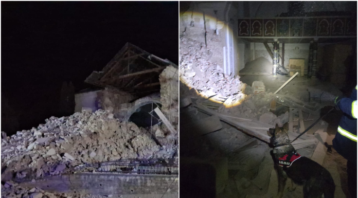 Alertă în Sălaj: turla unei biserici s-a prăbușit pe carosabil. Pompierii caută victime sub dărâmături