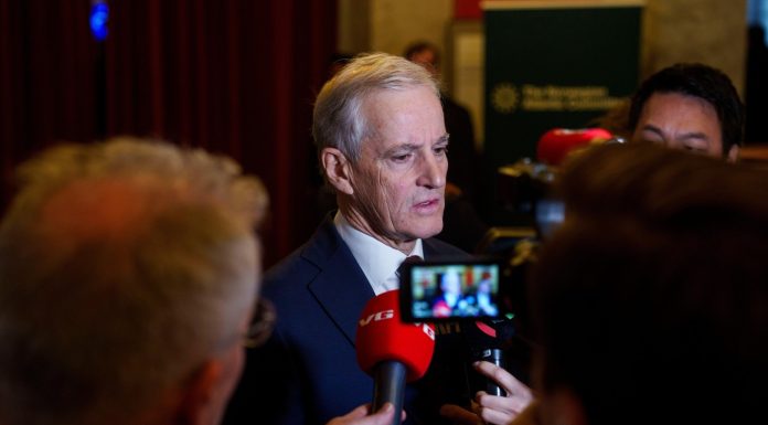 Prințesa moștenitoare a luat decizii greșite privind legăturile cu Epstein, afirmă premierul Norvegiei. Fiul ei, arestat din nou