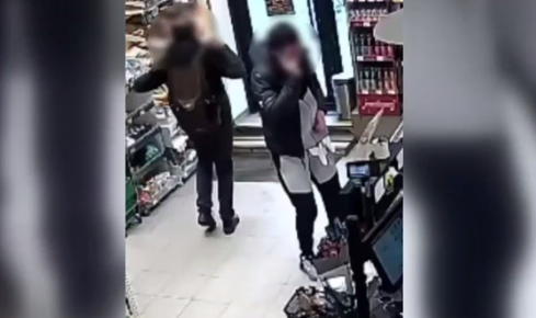 Un irlandez de 22 de ani, înjunghiat de un prieten de aceeaşi naţionalitate într-un apartament închiriat în Bucureşti