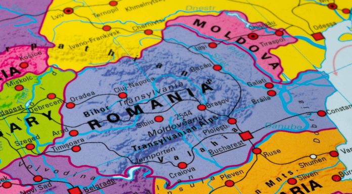 Unirea Rep. Moldova cu România, subiectul unei anti-campanii cu panouri „patriotice” și „stataliste”. Igor Dodon: O gaşcă de trădători