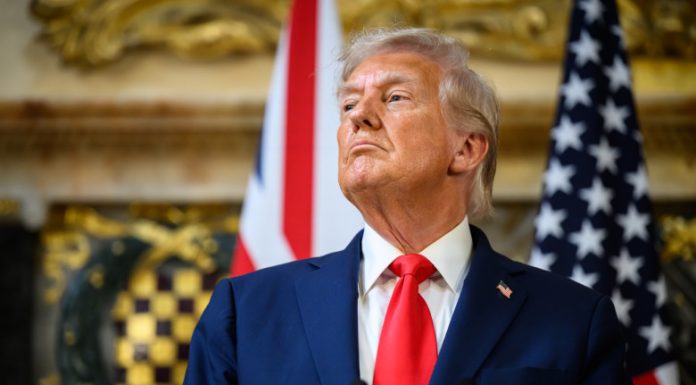 Trump solicită daună de un miliard de dolari de la Universitatea Harvard