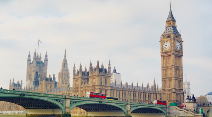 Marea Britanie expulzează un diplomat rus. Ce a motivat decizia Londrei