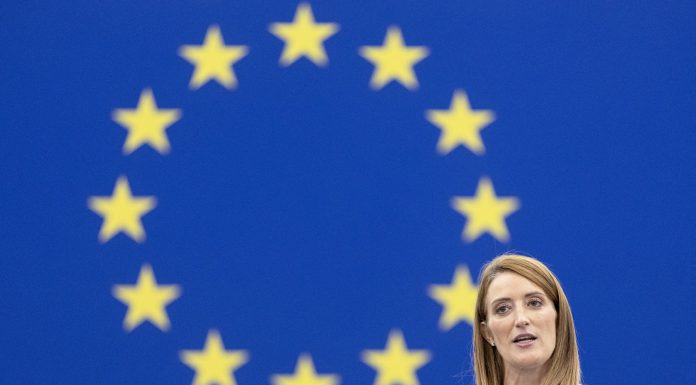 „Să exorcizăm fantomele trecutului”. Roberta Metsola susține că UE și Regatul Unit trebuie să-și „reseteze” relația