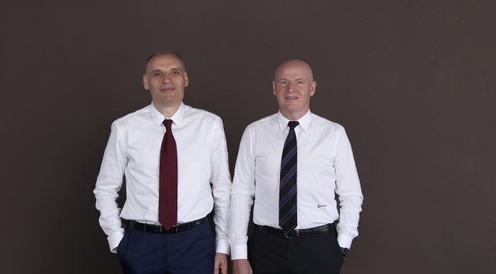 EXCLUSIV SURPRIZĂ Frații Pavăl, proprietarii Dedeman, vor magazinele Carrefour din România