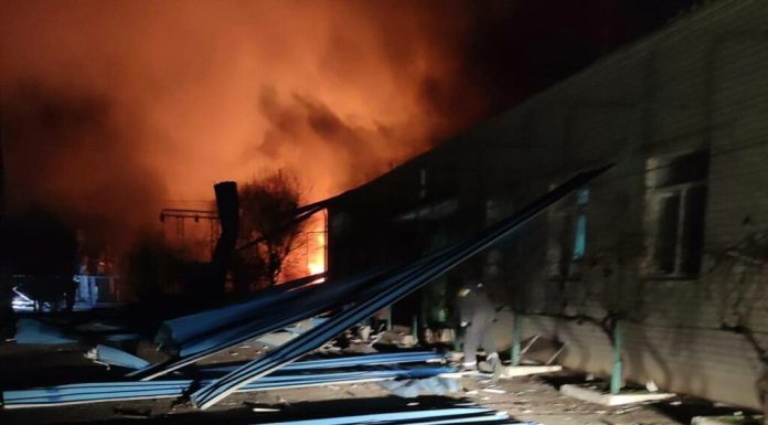 Rusia a atacat o centrală electrică din Odesa, provocând pene de curent, dar și un incendiu