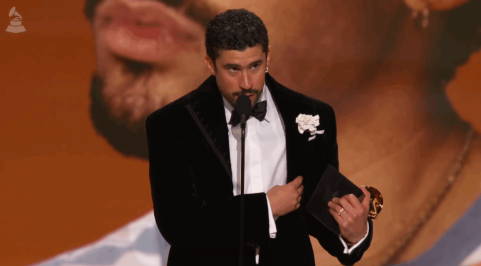 Istorie la Premiile Grammy. Bad Bunny este primul artist de limbă spaniolă care câștigăt trofeul pentru Albumului Anului