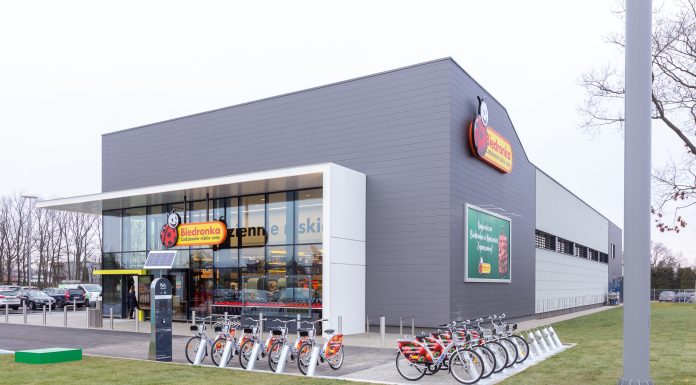 Revoltă printre angajații celui mai mare lanț de supermarketuri din Polonia: Vor urgent salarii mărite plus alte beneficii