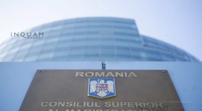 CSM propune excluderea cauzelor privind radierea firmelor sau divorţul prin acord din competenţa instanţelor, pentru degrevarea acestora/ Se propune şi transferul unor atribuţii de la judecători la personalul auxiliar