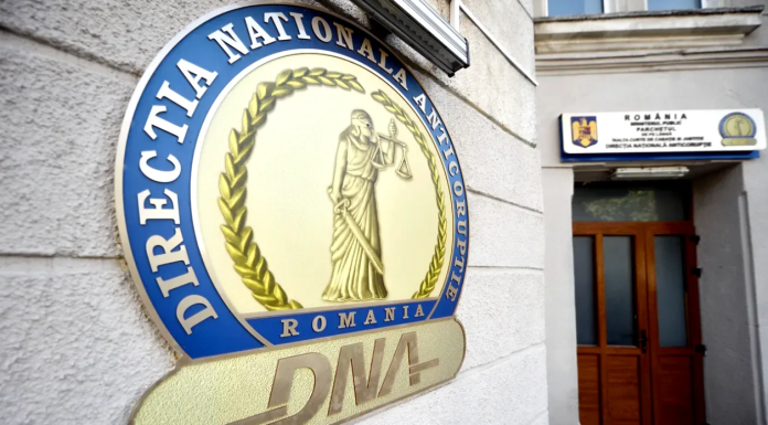 DNA l-a ridicat pe apropiatul controversatului om de afaceri Gruia Stoica. Procurorii suspectează o mită de 500.000 de euro