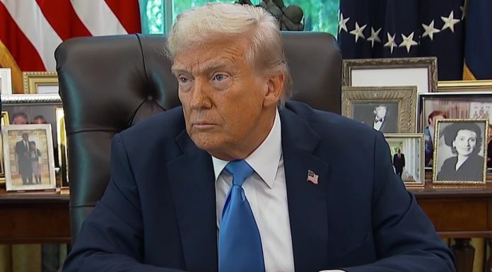 NYT: Trump a vorbit cu unii dintre agenţii FBI care au descins la biroul electoral din Atlanta pentru a căuta probe în legătură cu votul la alegerile prezidenţiale din 2020