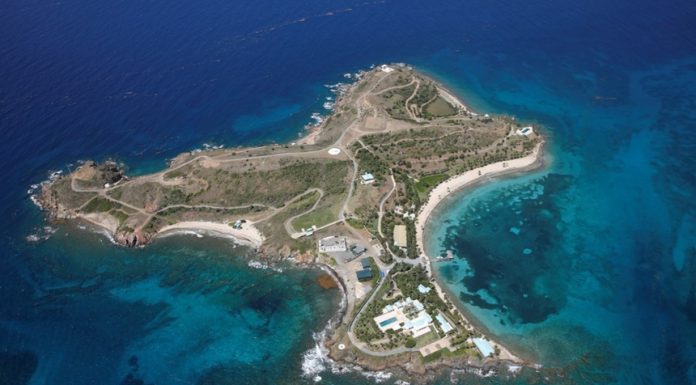 O petrecere ”Epstein” prevăzută într-un club de noapte la Cairo, la care intrarea femeilor era gratuită, promovată prin fluturaşi, interzisă de Ministerul egiptean de Interne. Organizatorul, arestat