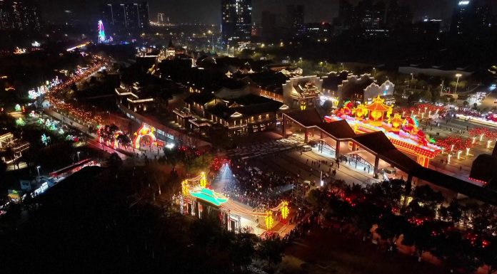 Spectacol de lumini și culori, în Wuhan. Mii de turiști sunt așteptați la cea de-a zecea ediție a Festivalului de Felinare