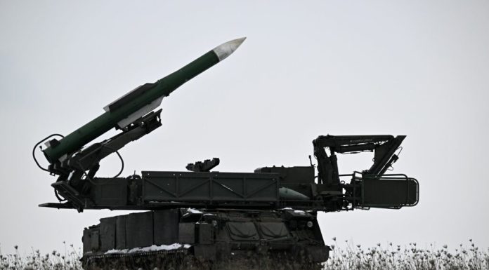 Forțele Aeriene ale Ucrainei avertizează că unele sisteme antiaeriene rămân fără rachete