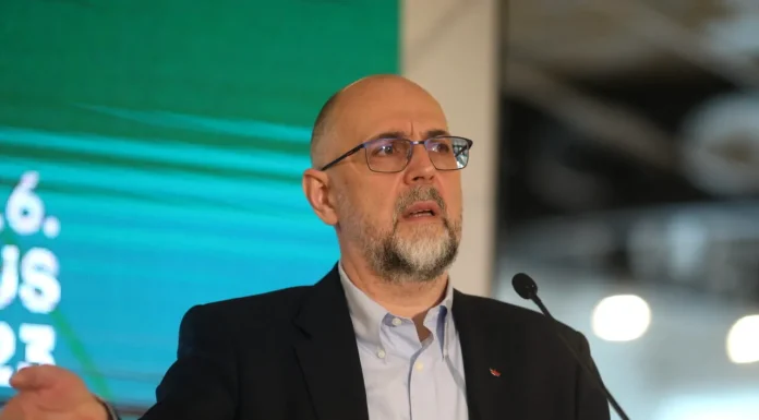 Atac din toate părțile la Bolojan. Kelemen Hunor: ”Nu se poate guverna împotriva societății”