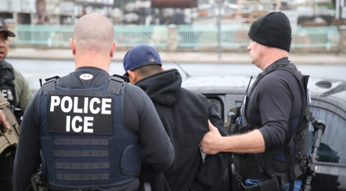 Ofiţerii federali din Minneapolis vor primi camere video corporale „cu efect imediat”